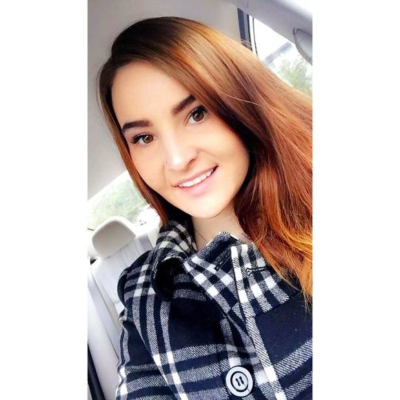 Meet your Posher, Colleen - Picture 1 of 1